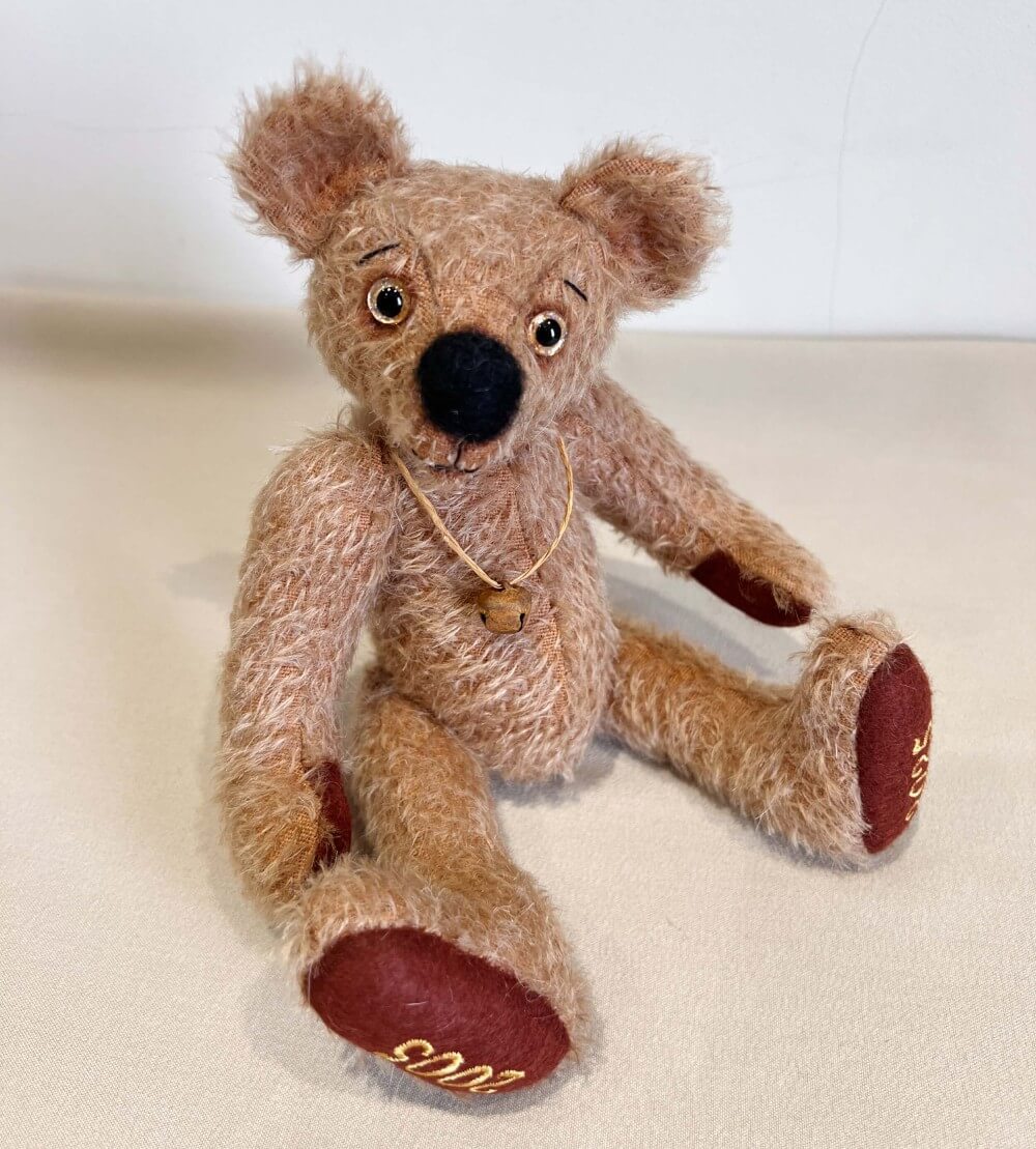 Brighteyes - ooak handmade mohair bear by Brierley Bears - sitting
